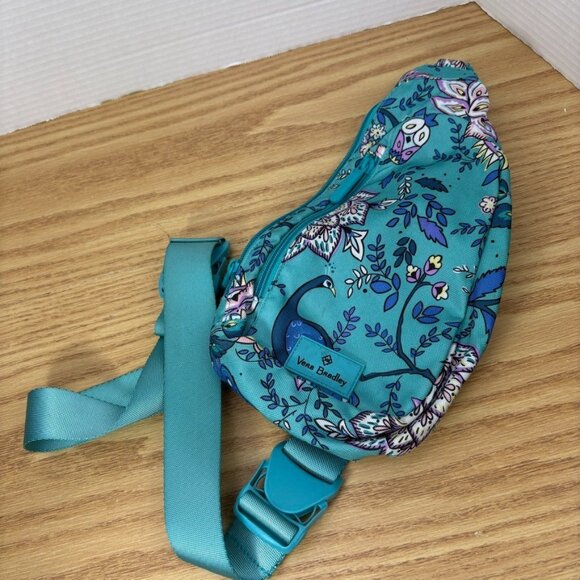 Vera Bradley Essential COMPACT Sling Bag Backpack ~ PEACOCK GARDEN - Picture 4 of 8